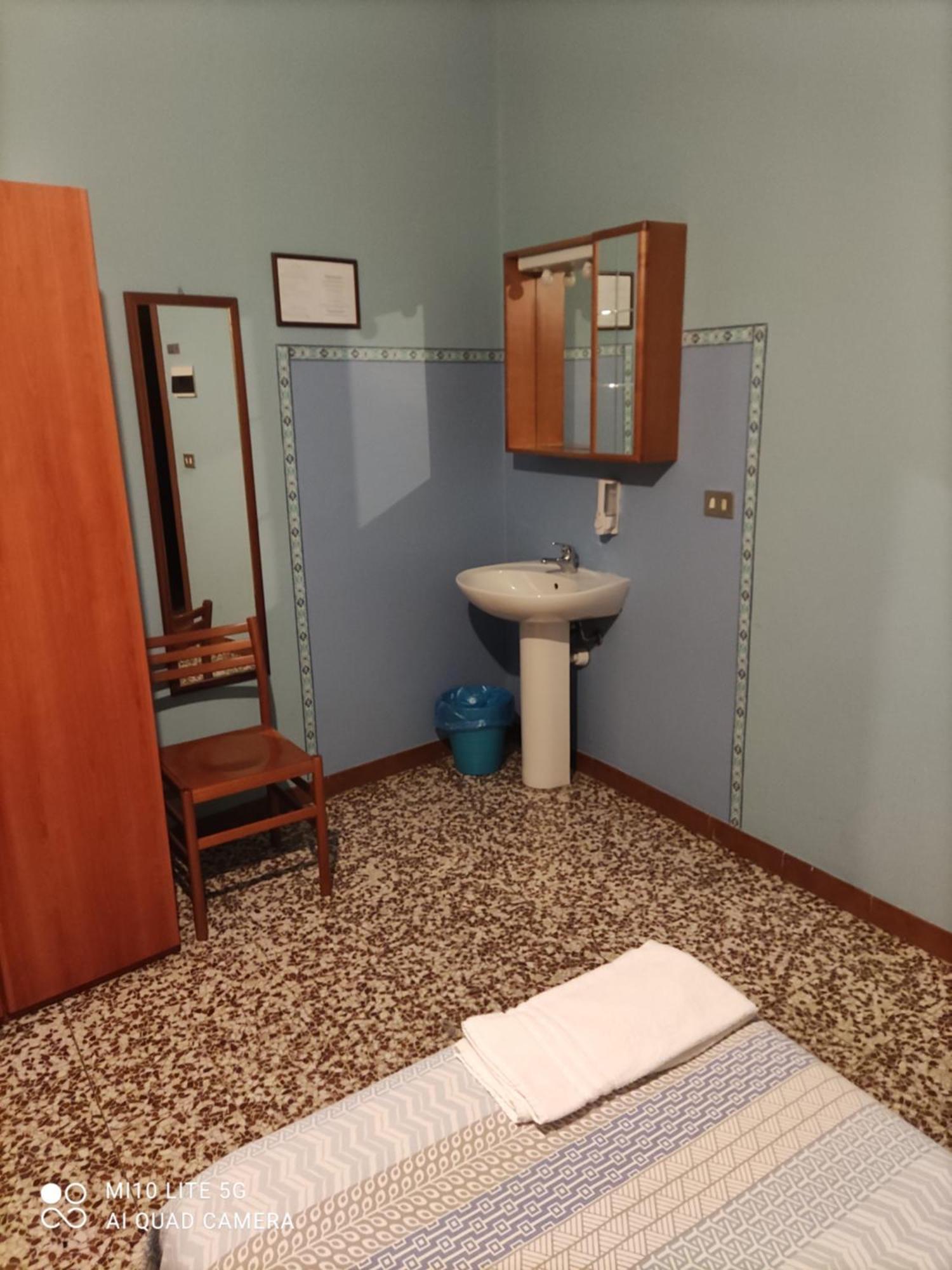Hostal D'Annunzio House 체사노보스코네 외부 사진