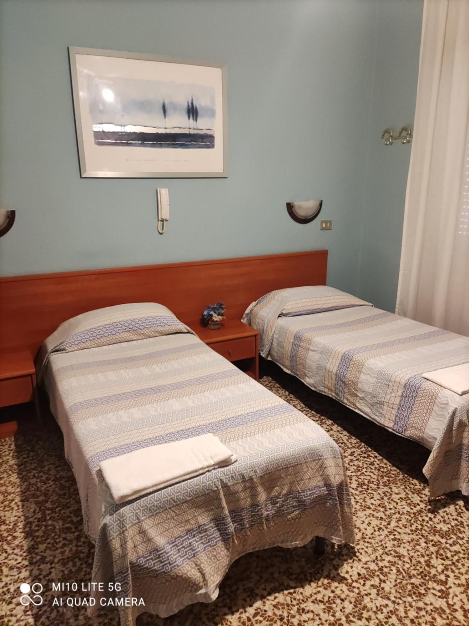 Hostal D'Annunzio House 체사노보스코네 외부 사진